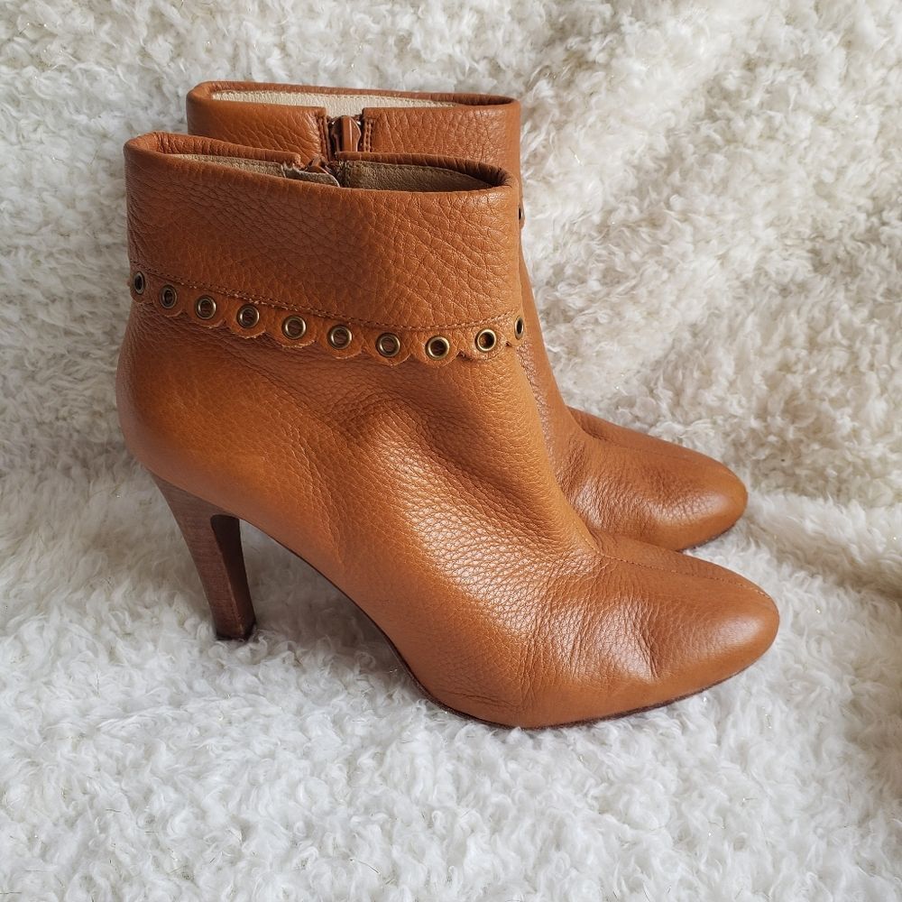 Michael Kors tan scalloped leather ankle boots sz 8.5
